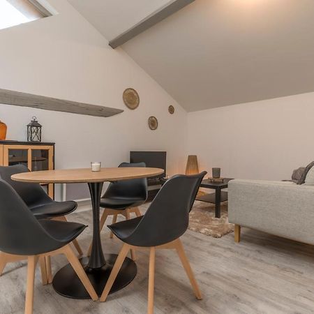 Atypique - 2 Chambres Avec Salles De Bains, Cuisine Equipee, Parking Gratuit Кастельсарразен Экстерьер фото